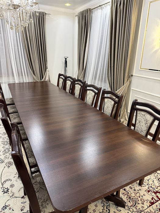 Стол-стулья  для гостей / зала