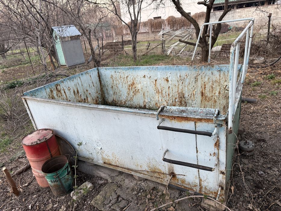 Продам железный бассейн