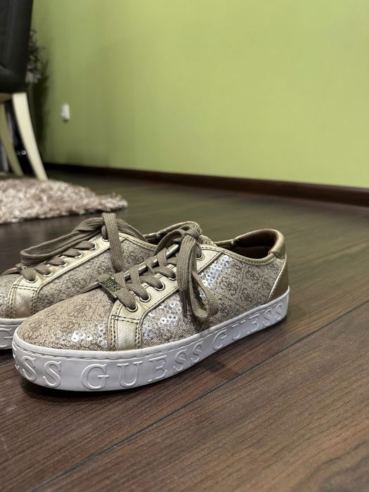 Дамски кецове Guess