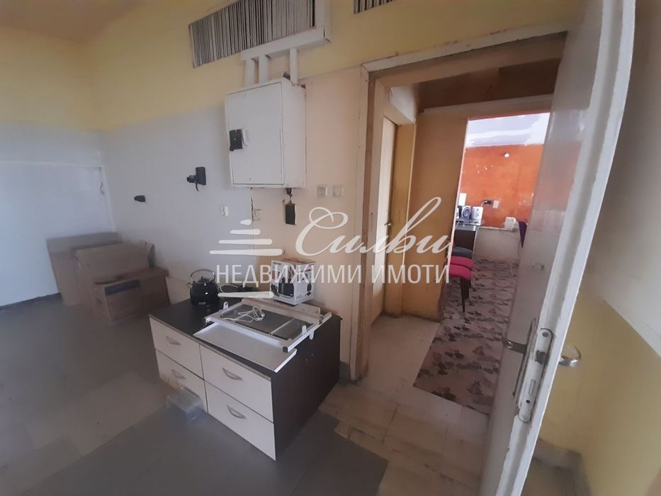 Дава се под наем Заведение в Шумен, 5-ти полк - 300 кв.м за 918 € - Снимка #8