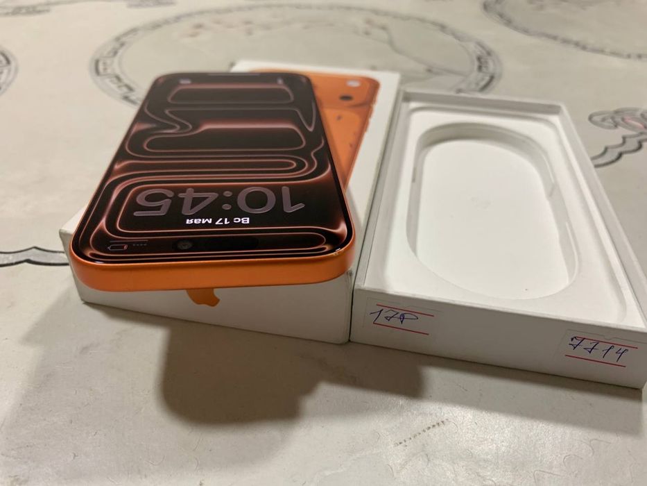 IPhone 17 Pro Orange 256gb srochni sotiladi