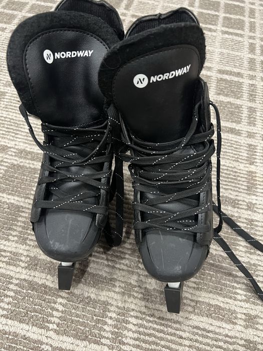 Продам коньки хоккейные