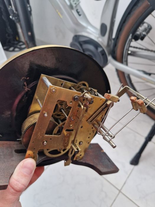 Pendula ceas Gustav Becker ,mecanism p37,totul original,geamuri,cheie,