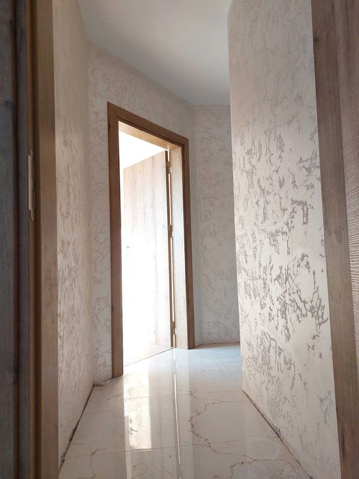 Продава се Тристаен апартамент в Варна, Аспарухово - 100 кв.м за 2100 €/кв.м - Снимка #2