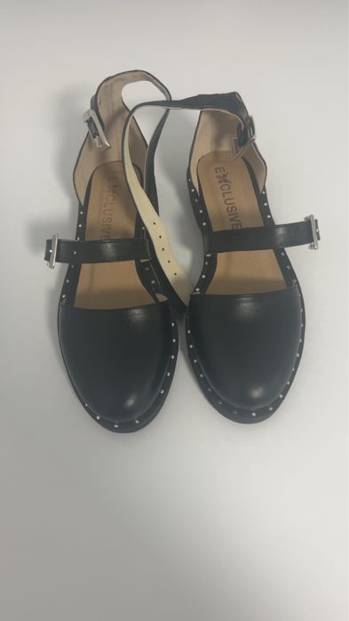 Sandale marimea 38