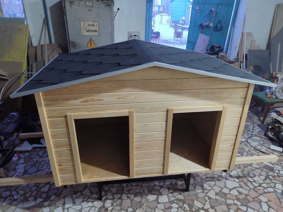 Собачья будка на две собаки утепленная