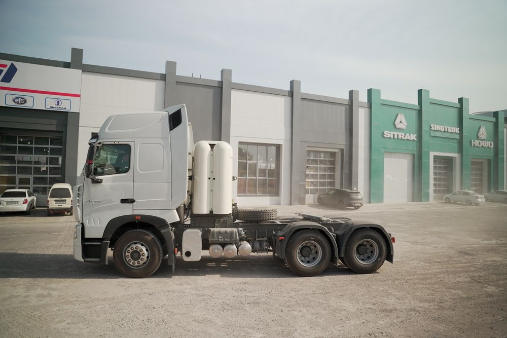 Howo - T7H 6×4 CNG