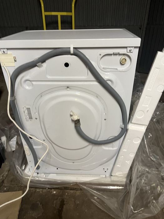 Пералня Indesit IWSD6151 на части