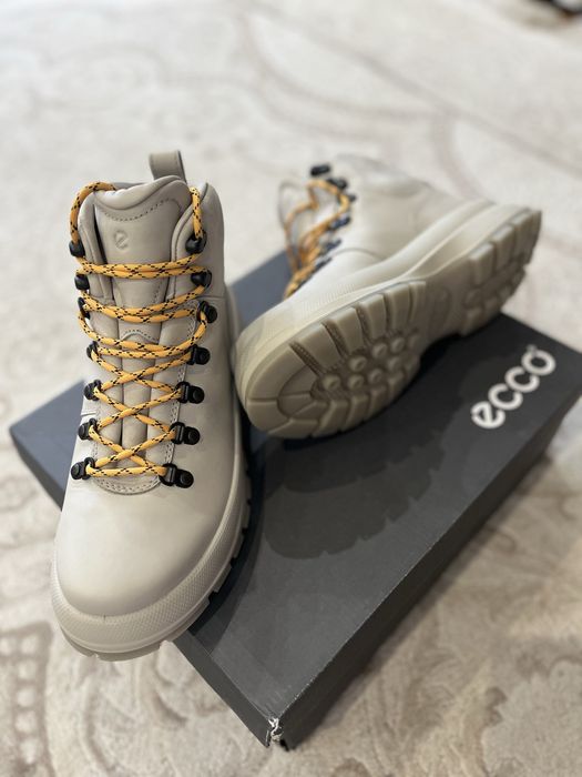 Осенние женские ботинки ЕССО