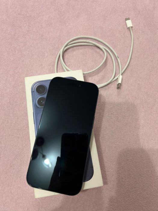 Iphone 17 pro,голубой