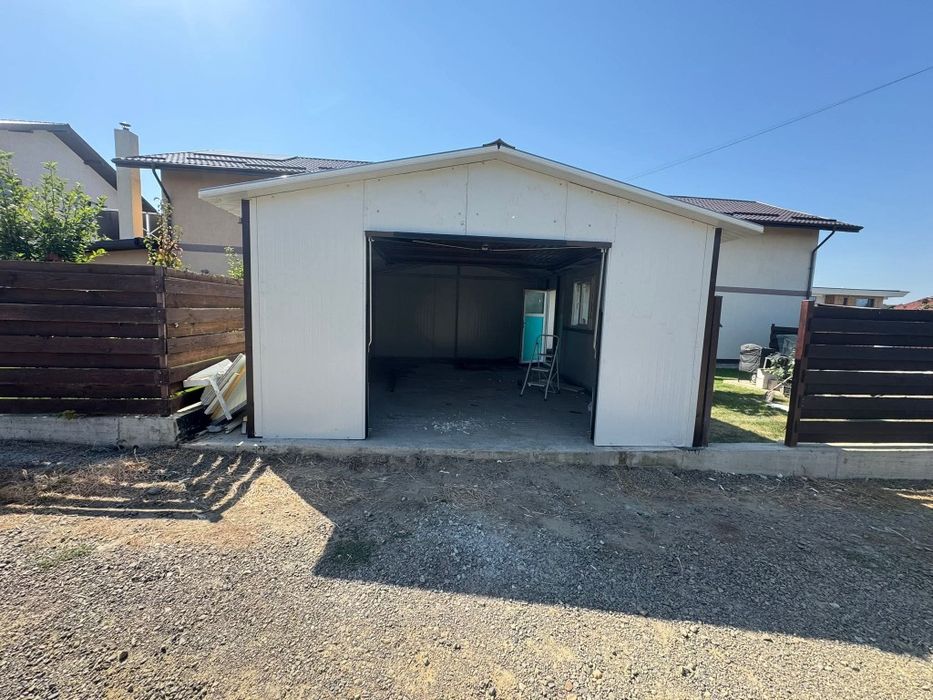 Garaj metalic 8 x 5 spatiu generos auto sau depozitare