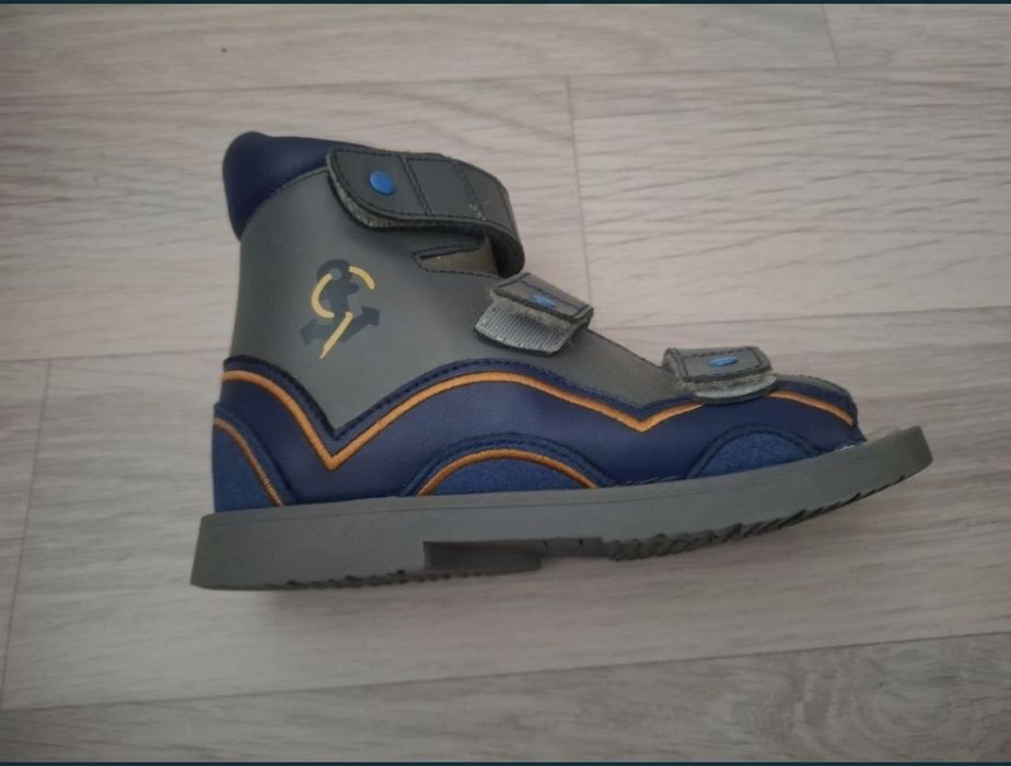 Продам  ортопедический обувь