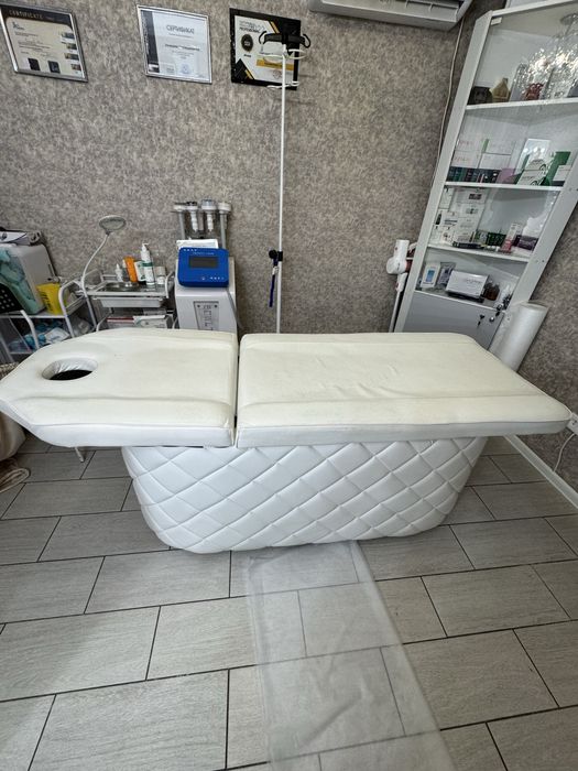 Продам кушетку б/у.