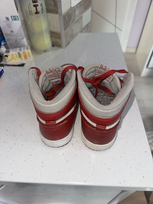 Оригинални Nike Air Jordan 1 Retro High Varsity