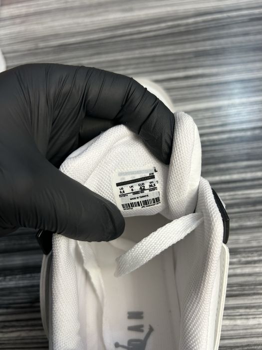 Jordan 4 White Oreo mărimea 42 | Adidași noi în cutie