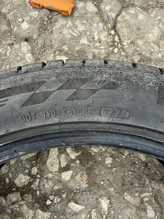 2 броя летни гуми Kumho 235/45 R18 Dot 5224 ном 507