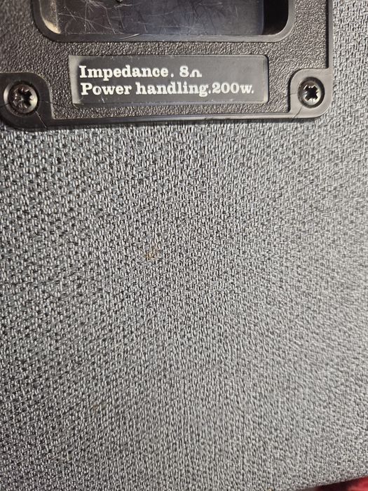 Vând o pereche de boxe