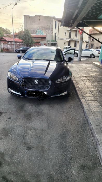 Jaguar XF luxury line