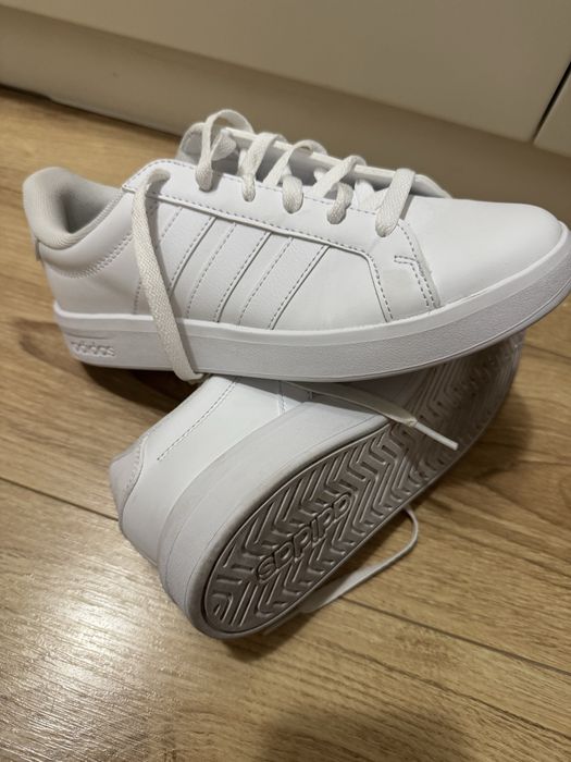 Кецове Adidas Court 3.0 J