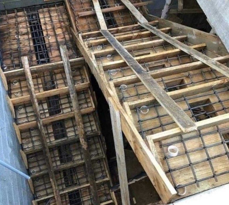 Case cu etaj de la 250euro mp și cu mansarda de la 220euro mp