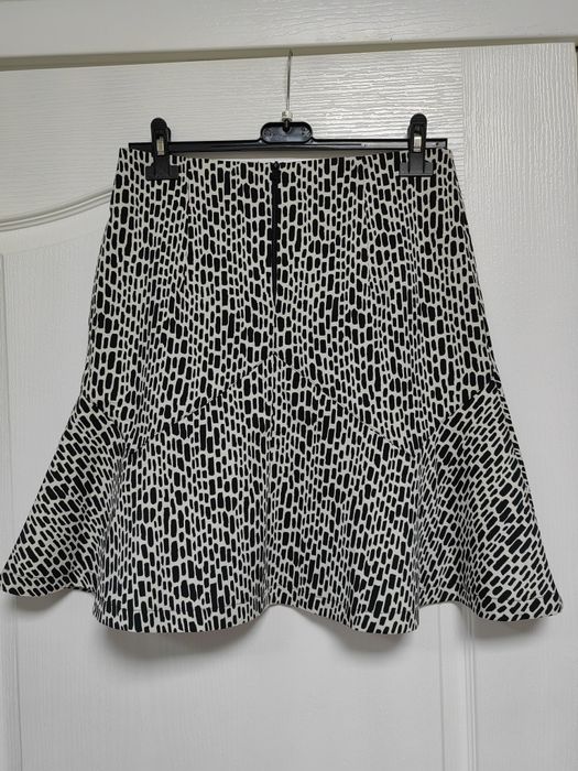 Къса поличка Lucy