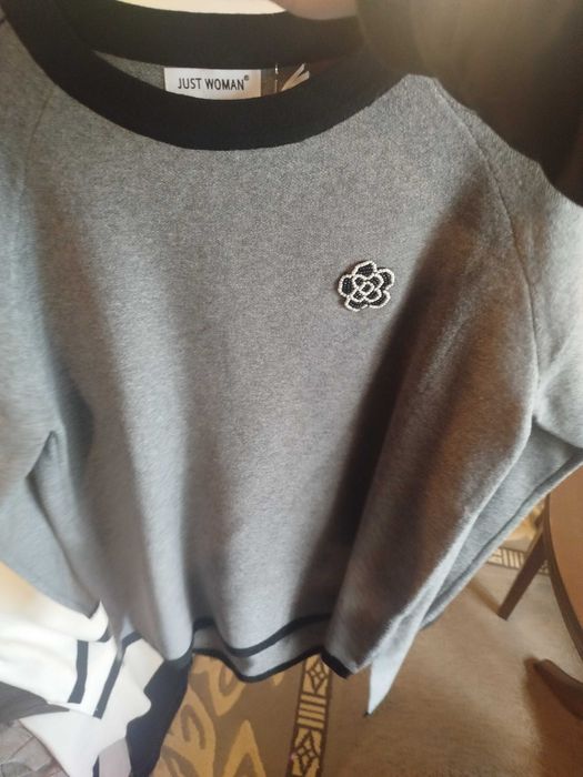 Блузи в бяло и сиво