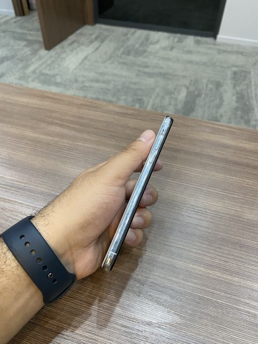 Iphone x ayfon x 64gb oq holati ideal srochni sotiladi face ishlidi