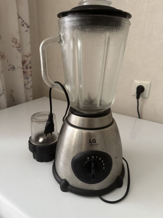 Продам блендер марки LG на запчасти