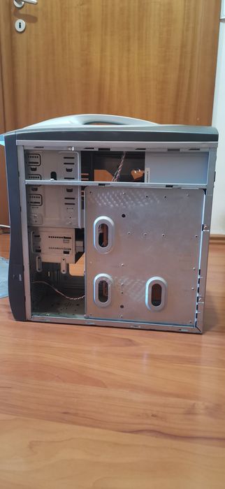 Desktop pentru piese