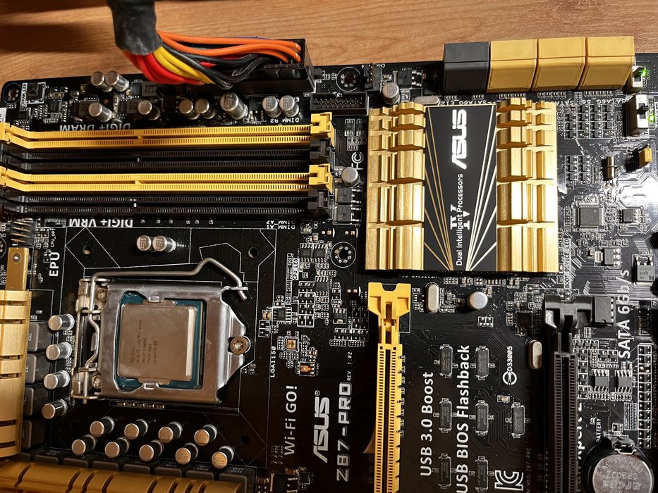 Placa de baza Asus Z87 pro
