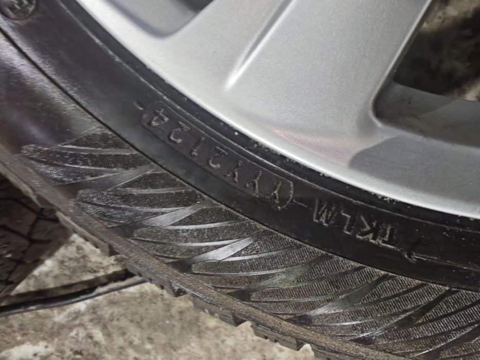 Диски от камри 70/75  Оргинал  с шинами