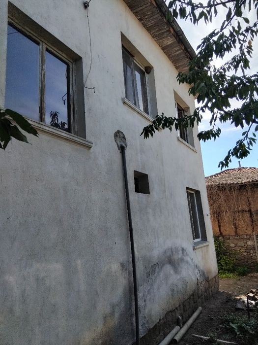 Продава две къщи в с.Слокощица общ.Кюстендил