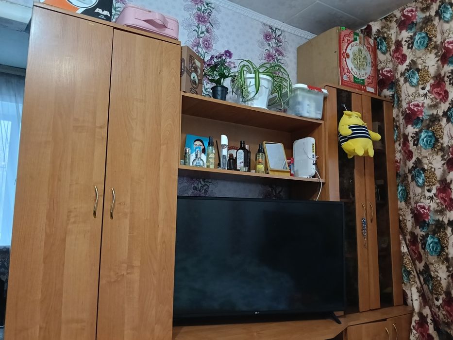 Продам стенку в хорошем состоянии.