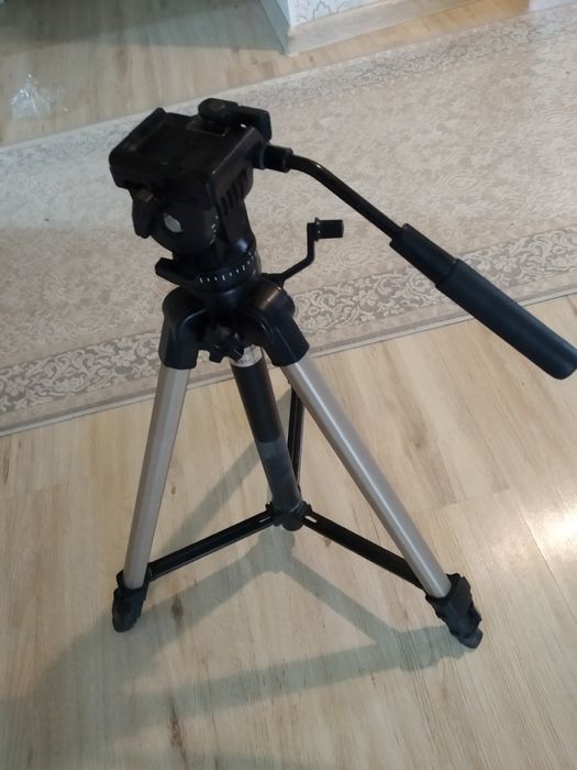 Продам штатив для камеры