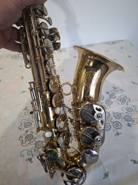 Instrumente muzicale de vânzare