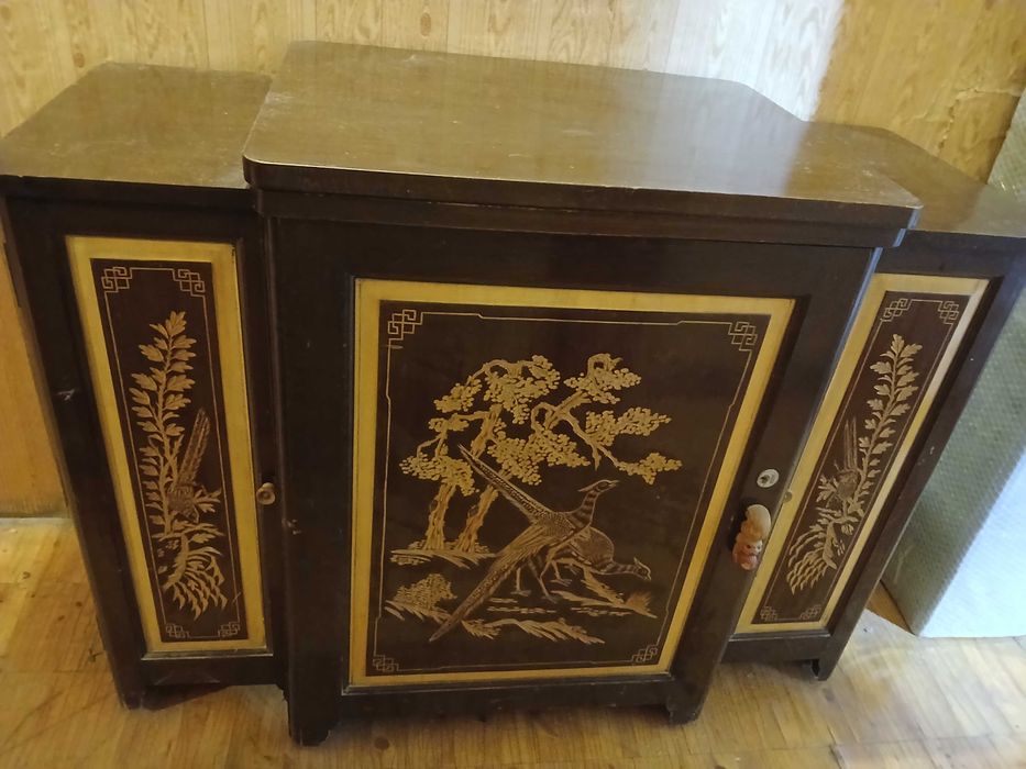 Антикварная швейная машинка