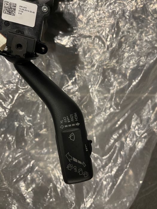 VW Passat B7 конзола за мигачи и чистачки