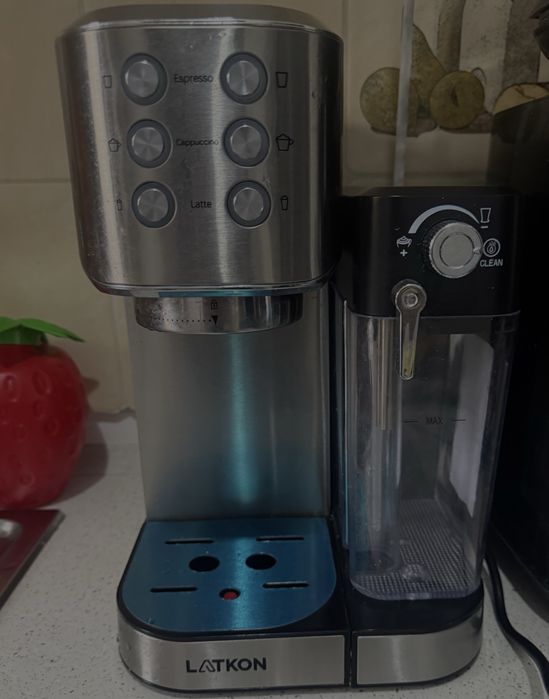 Espressor cafea semiautomat cu tot cu accesorii si garantie