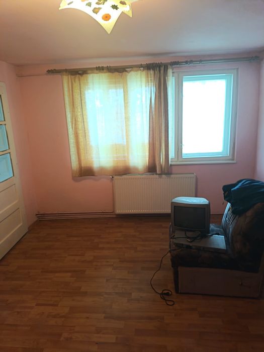 Casa cu 3 camere, bucatarie, baie utilata complet