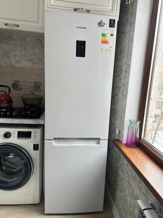 холодильник практический новый