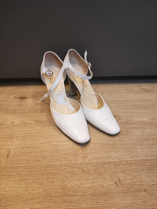 Pantofi piele naturala alba