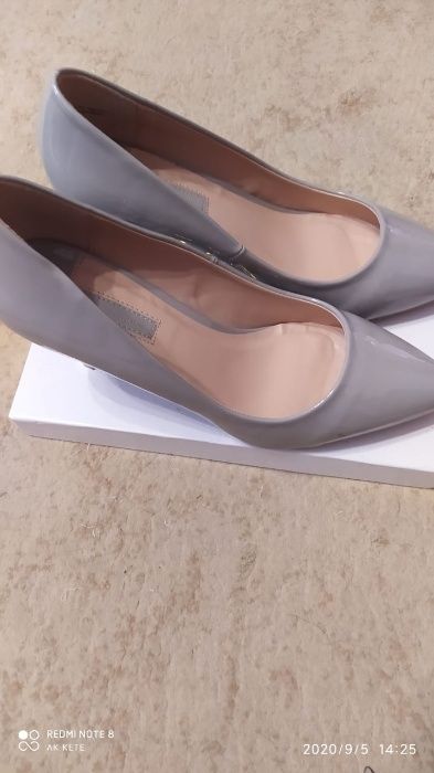 продам женские туфли