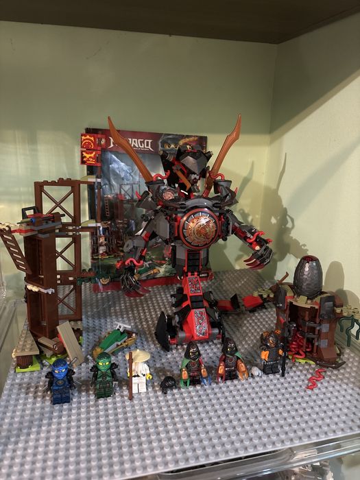 Vând seturi lego Ninjago