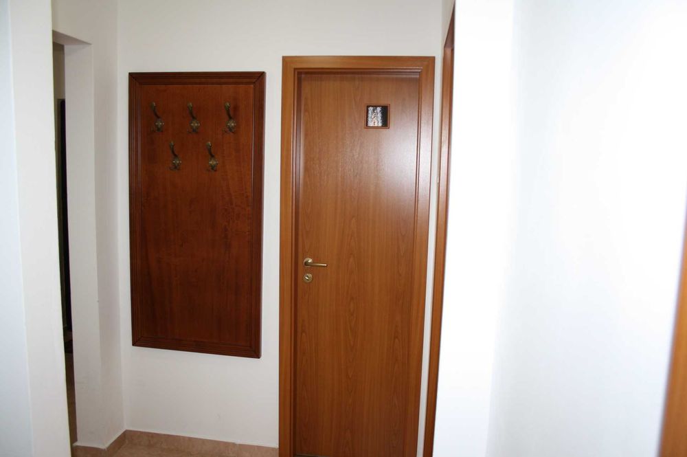 Proprietar închiriez apartament 3 camere, decomandat, zona Bucovina
