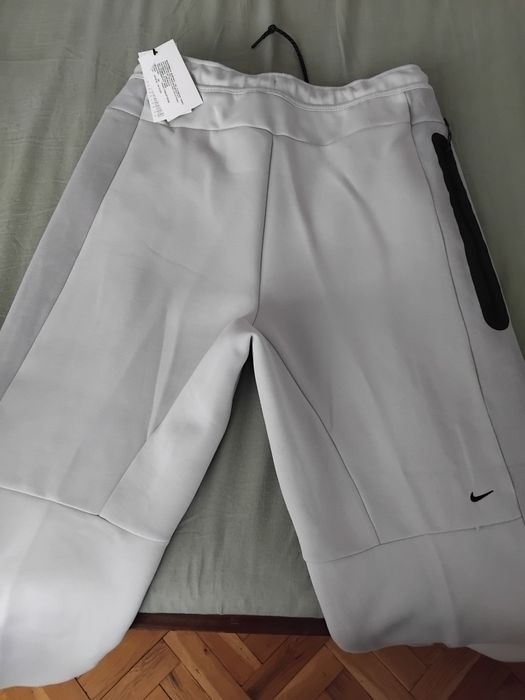 Анцунг Nike бяло с сиво, размер Л