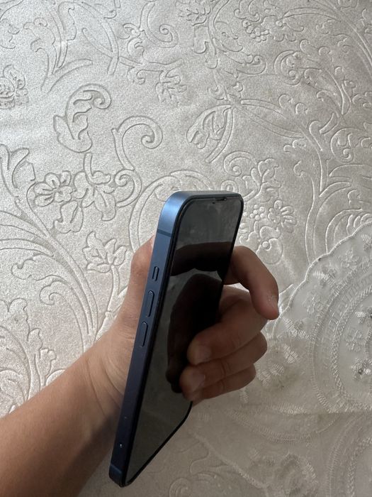 Продам айфон 13 128гб