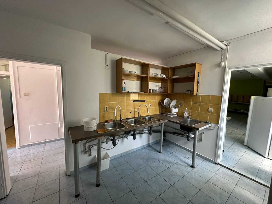 Дава се под наем Склад в Пловдив, Коматевски възел - 124 кв.м за 800 € - Снимка #4