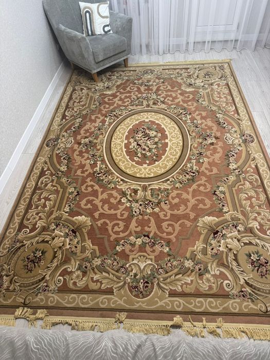 Продам ковёр в отличном состоянии