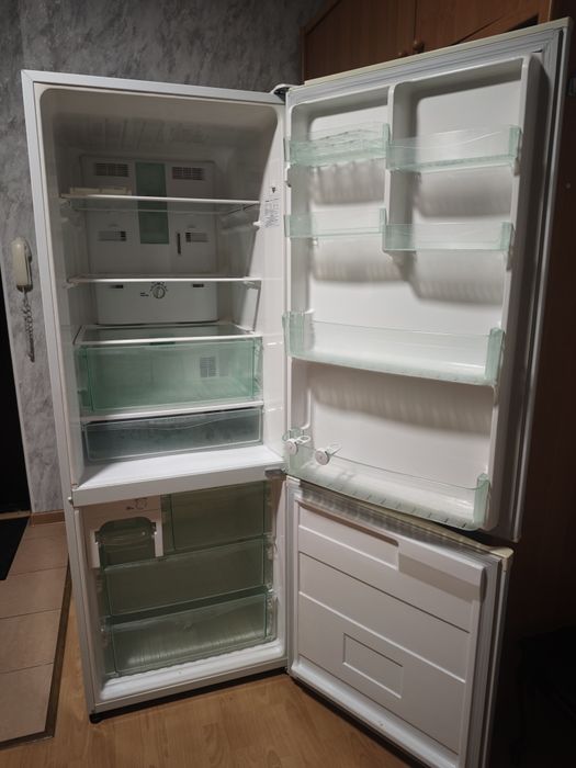 Холодильник. Panasonic. Б/у