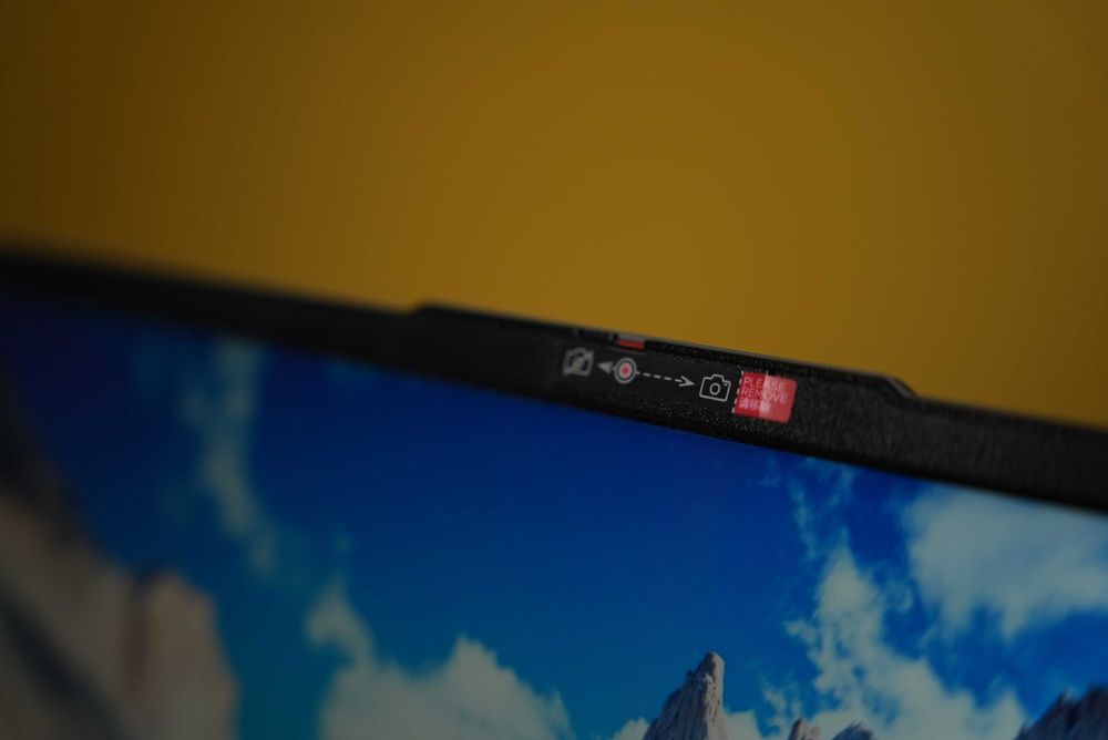 Lenovo IdeaPad Slim 3  (Intel Core i3-N305 | DDR5 8GB | SSD 256GB )